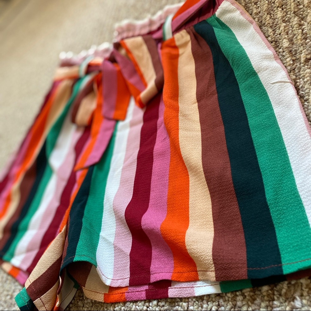 Colorful Fashion Short - Picture 2 of 3